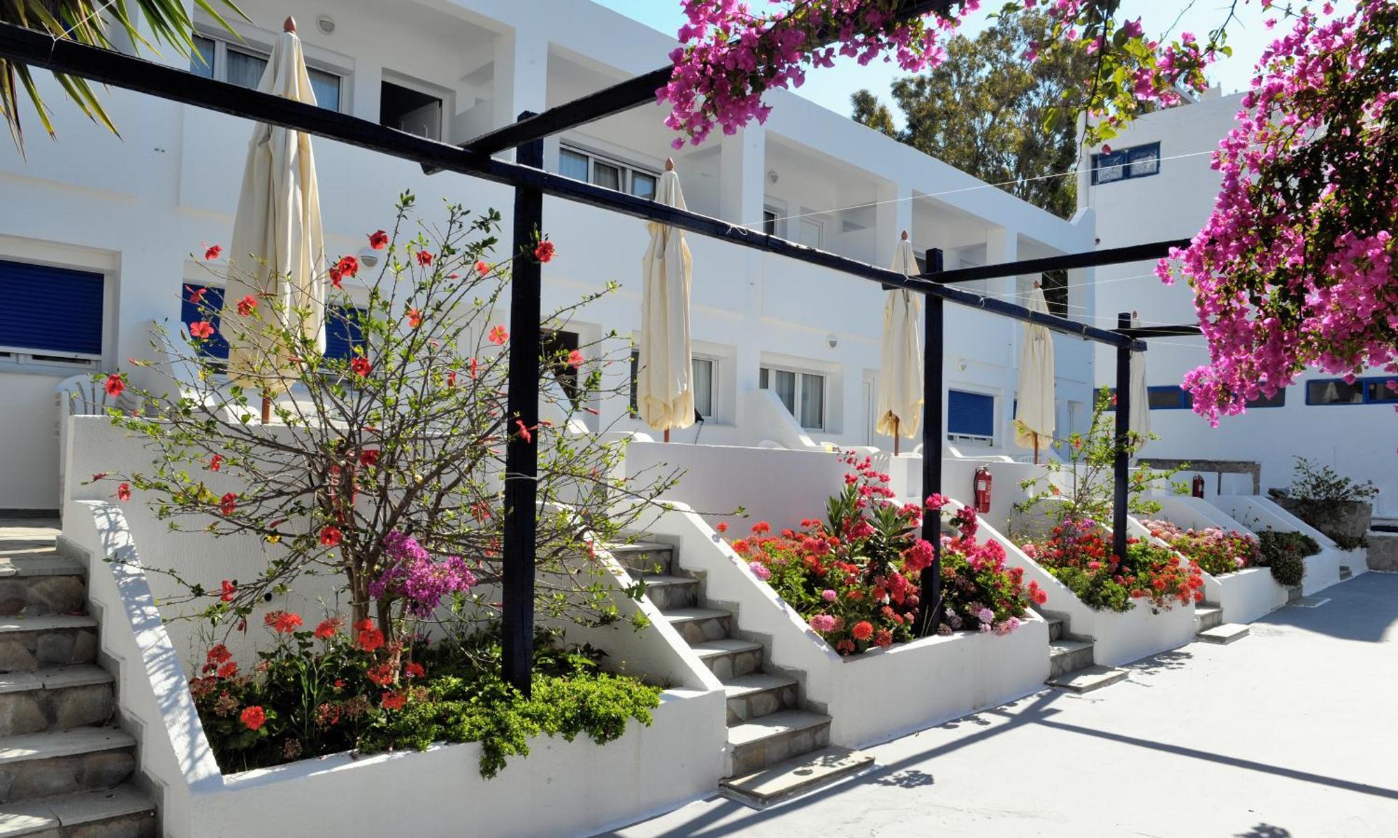 Lagada Beach Hotel Adamantas  Exterior foto